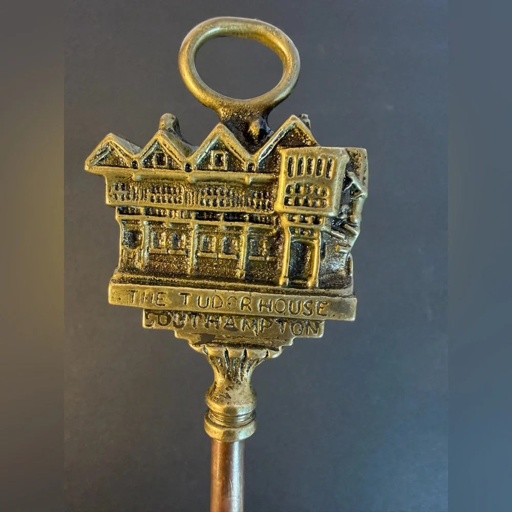 ANTIQ English Brass Long Handled Toasting Fork 17” “The Tudor House” S. Hampton